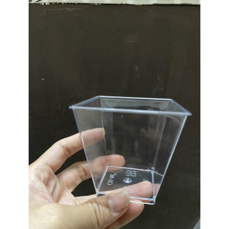 Hủ nhựa cứng đẹp dày dặn có nắp