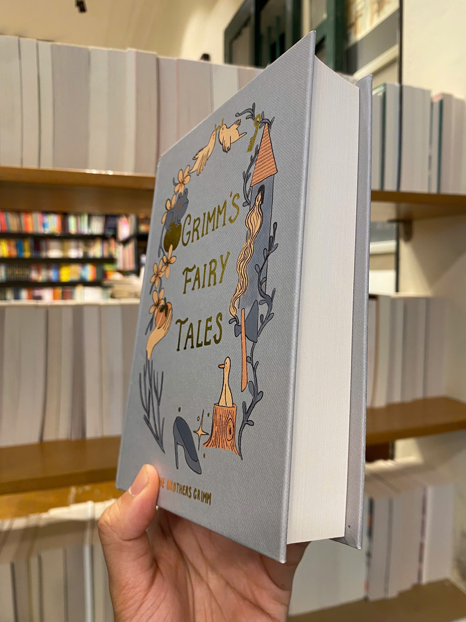 Sách - Grimm's Fairy Tales by Jacob Grimm | Classic Literature / Ngoại văn Kinh điển Bìa cứng