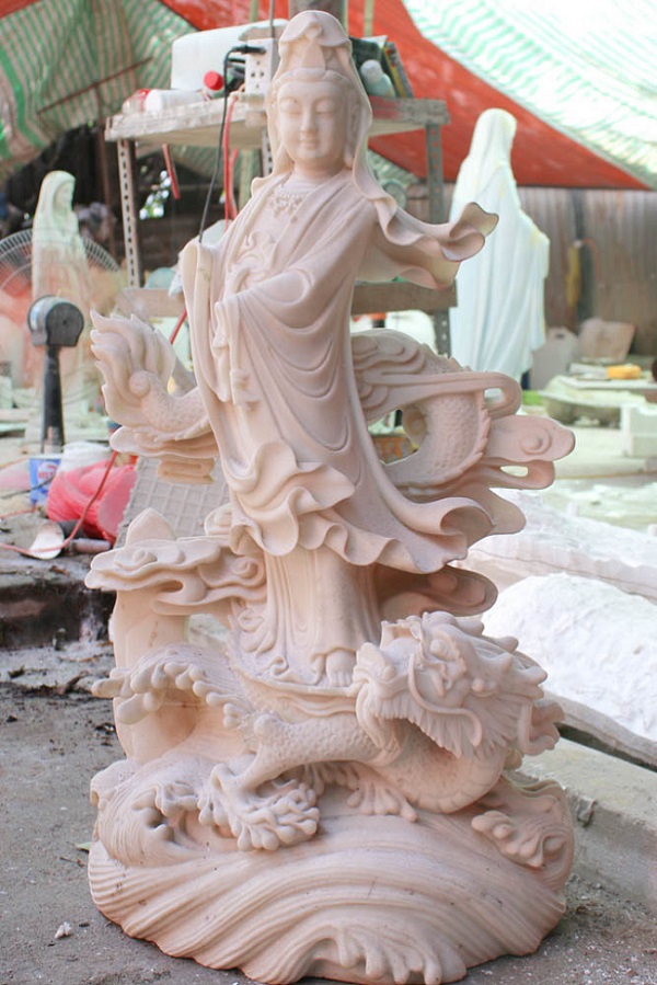 Tượng Quan Âm Cưỡi Rồng Cao 50cm - Điêu Khắc Tỉ Mỉ Từ Đá Tự Nhiên Nguyên Khối Cao Cấp