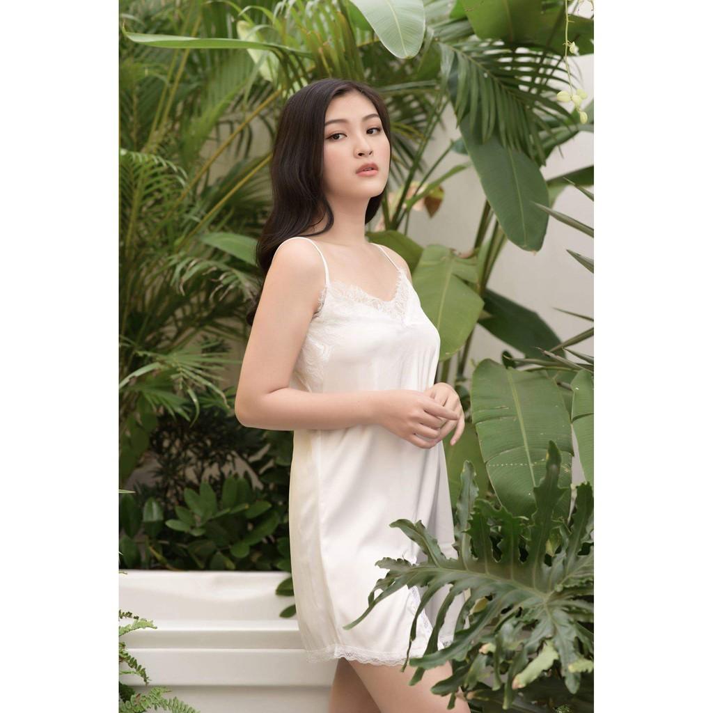 Đầm ngủ lụa xẻ tà trắng sexy