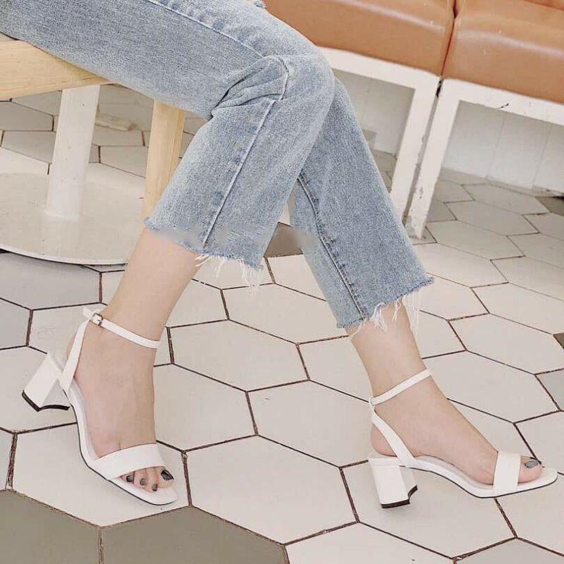 Giày sandal cao gót big size nữ 40 41 42 43 quai ngang thời trang sang chảnh cấp size lớn gót vuông cao 5 phân