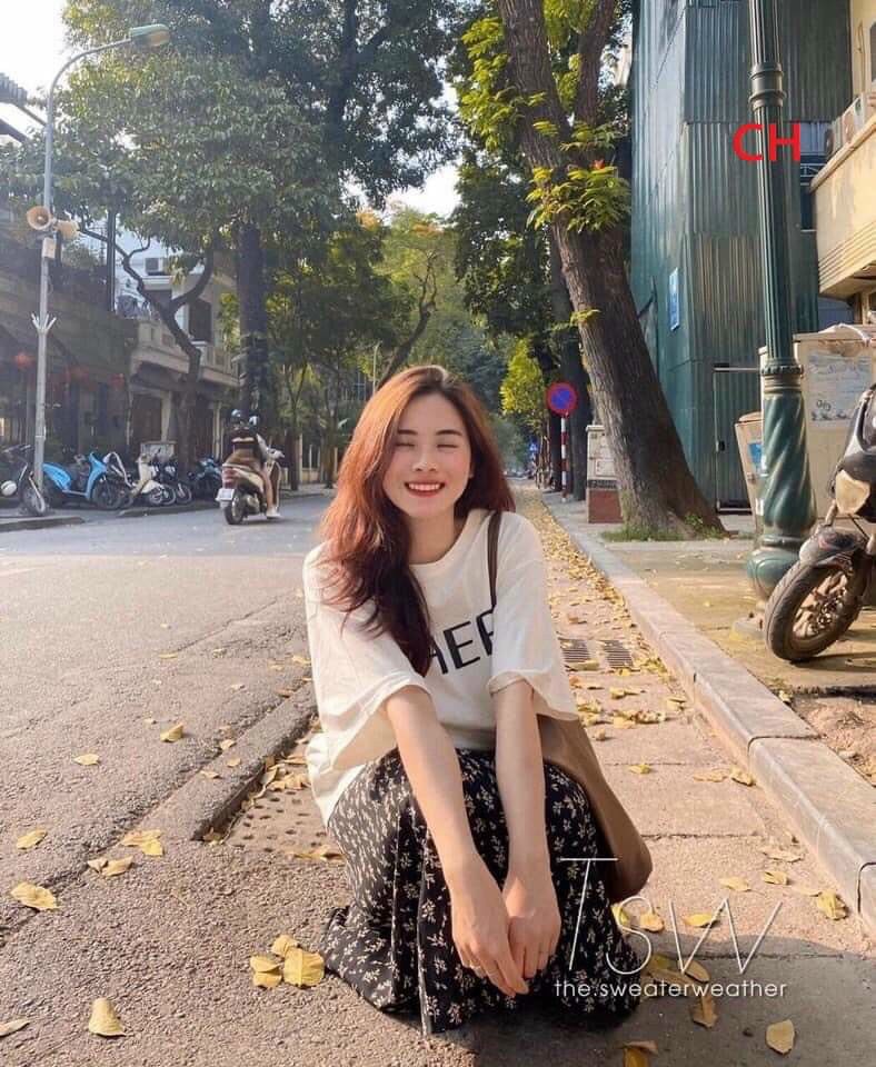 Sét Áo Thun Trơn Cộc Tay Kèm Chân Váy Dài Hoa Nhí Dáng Xoè