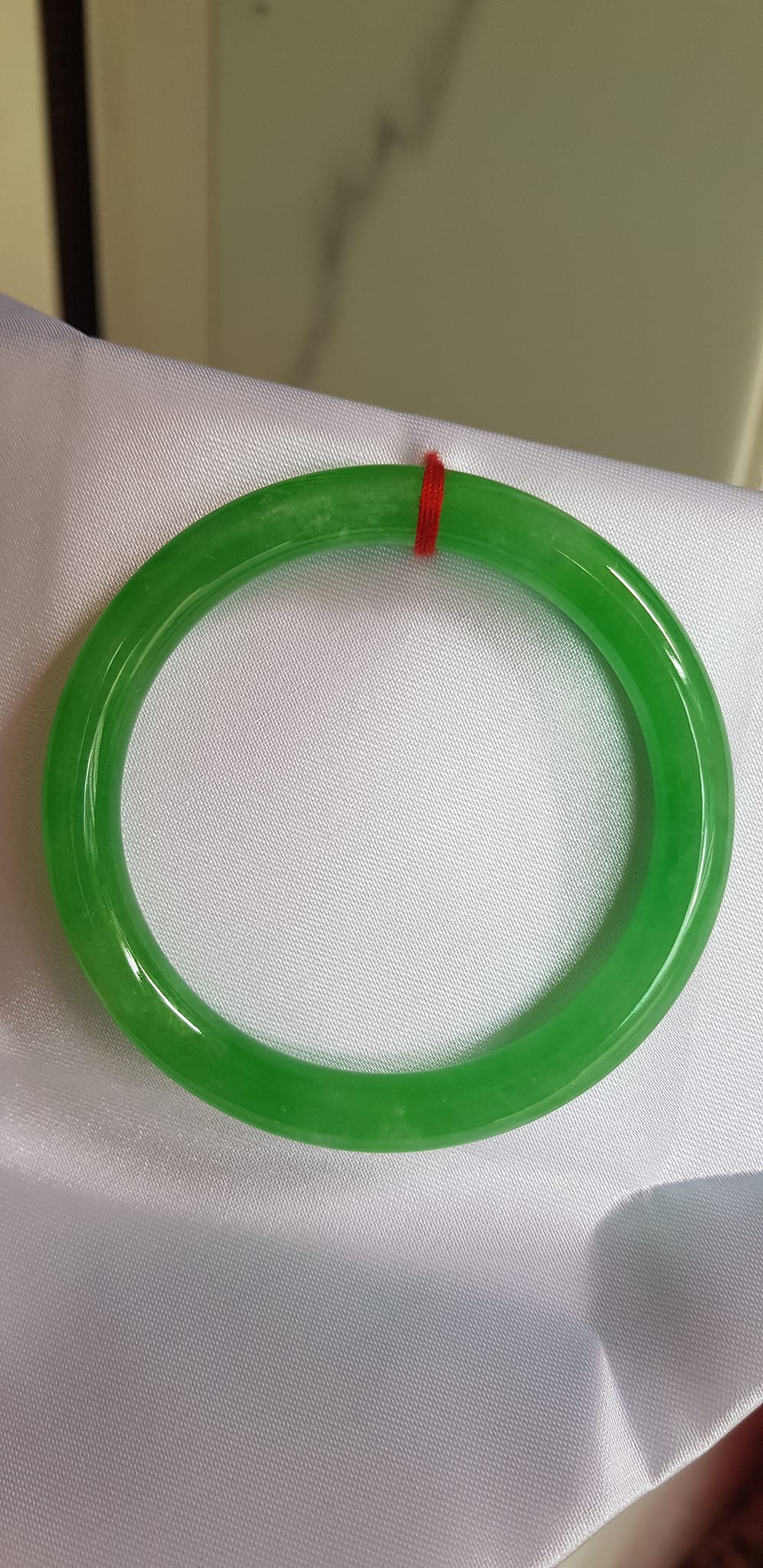 Vòng tay đá cẩm thạch tự nhiên Ngọc Đậu Lý A 54mm x cọng 8mm Màu Xanh Lý Đậu nhẹ tươi bóng mượt đẹp Nữ 53kg - 60kg đeo mệnh Mộc mệnh Hỏa mệnh Thủy ạ