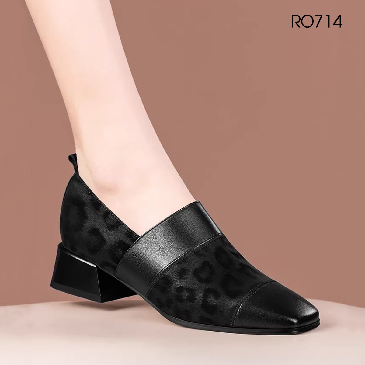 Giày nữ họa tiết, mũi vuông ROSATA RO714 - 4p - HÀNG VIỆT NAM - BKSTORE