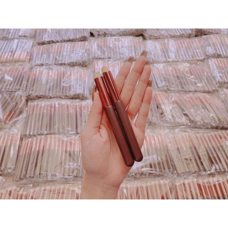Cọ Môi Che Khuyết Điểm Đầu Tròn Nội Địa Trung