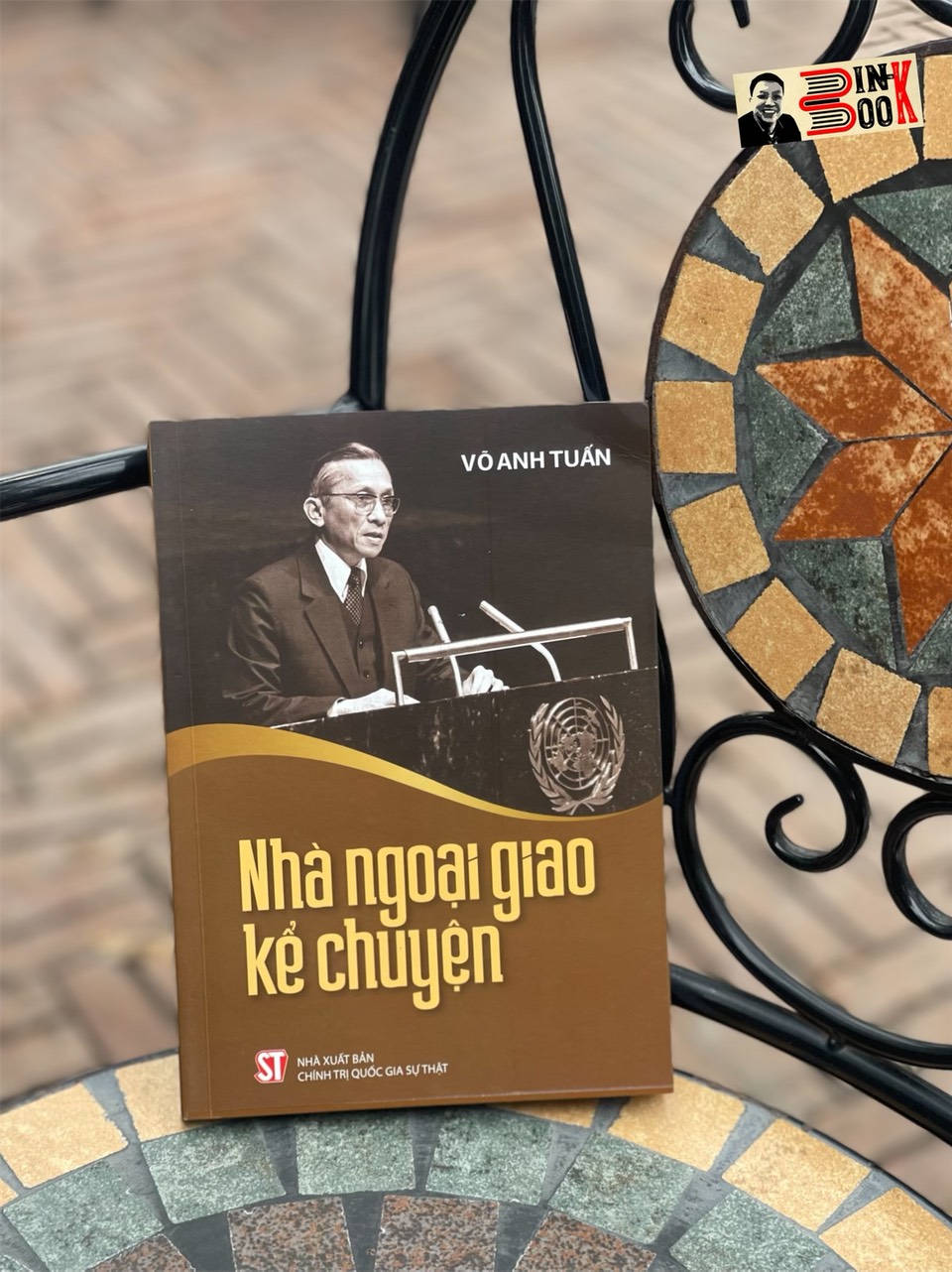 NHÀ NGOẠI GIAO KỂ CHUYỆN - Võ Anh Tuấn - NXB Chính trị Quốc gia sự thật – bìa mềm