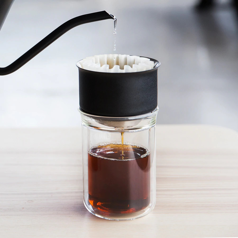 Bộ dụng cụ pha cà phê Pour-Over Fellow Stagg [X] - Bộ sản phẩm bao gồm phễu rót nhỏ giọt Stagg [X], bình thủy tinh hai lớp 300ml và 20 lọc giấy.