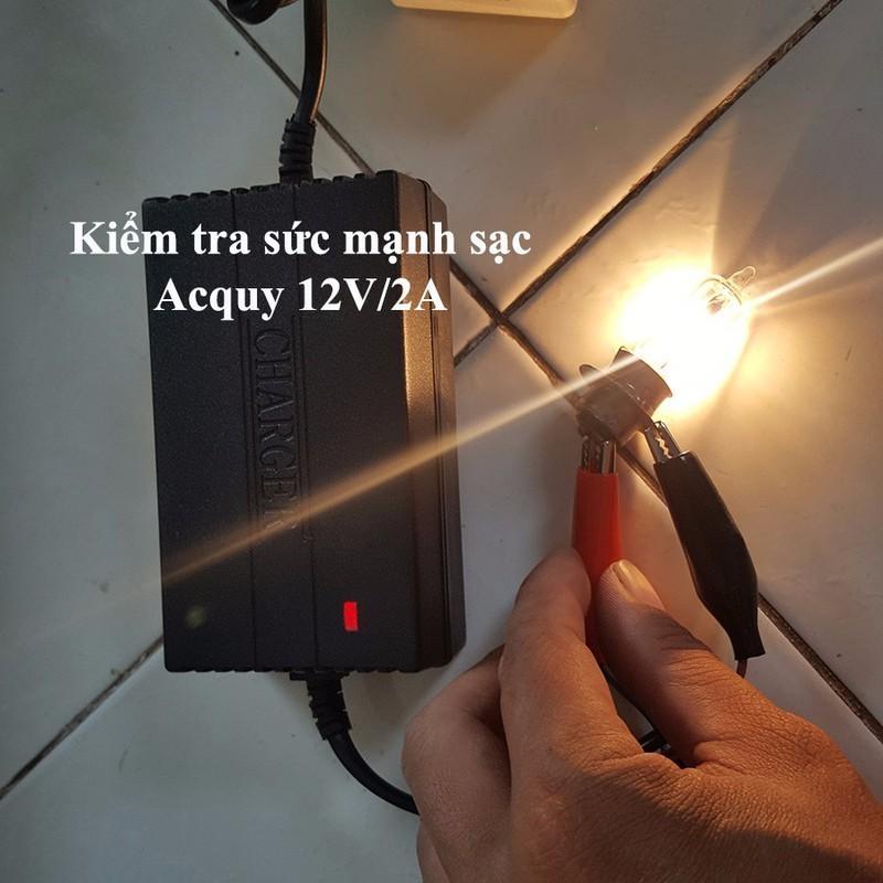 Sạc bình Acquy 12 volt 2A tự ngắt khi dầy