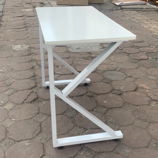 Bàn Học Chấn Sắt Chữ K - trắng