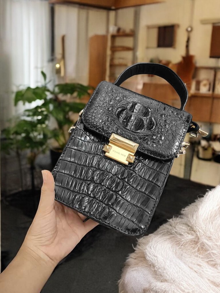 Túi chữ nhật Da cá sấu. Thiết kế đơn giản cho khách thích đổi kiểu!