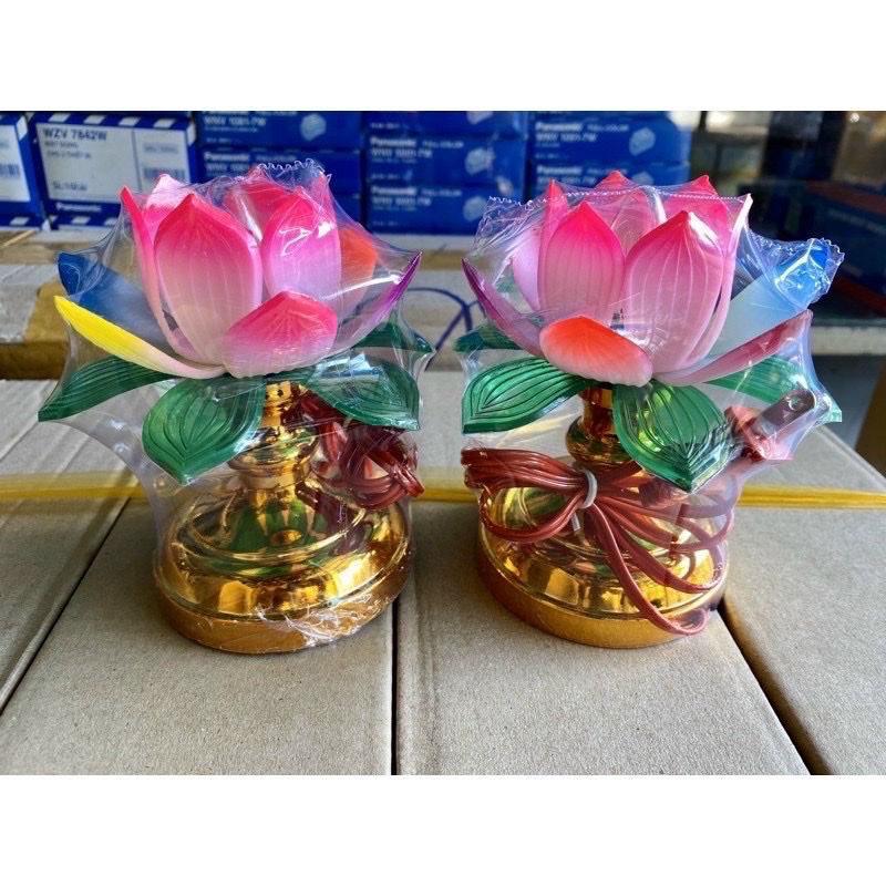 Set  2  đèn hoa sen  nhựa   để bàn thờ ,  7 màu rất đẹp  và  sang trọng giúp cho không gian thờ phụng trở nên sinh động và ấm áp hơn 