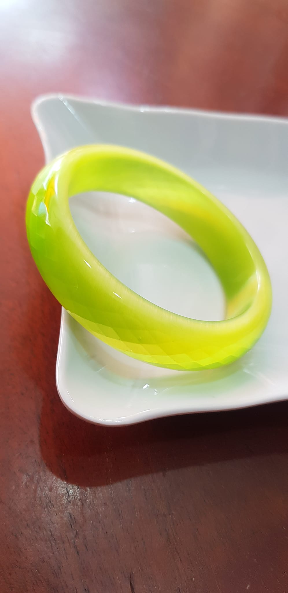 Vòng tay bản hẹ đá mắt mèo giác xanh đợt chuối tươi sáng mới đẹp lạ vòng Ni 55mm x Cao 15mm x dầy 7mm nữ mệnh mộc mệnh hoả 52kg - 56kg đeo rẻ đẹp