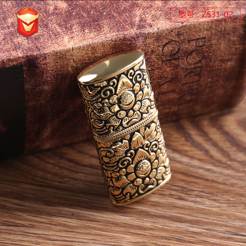 Vỏ Hột Quẹt Bật Lửa Xăng Đá Zorro Z531 Thiết Kế Nhỏ Gọn Tiện Lợi Họa Tiết Hoa Văn - Dùng Xăng Bấc Đá Cao Cấp