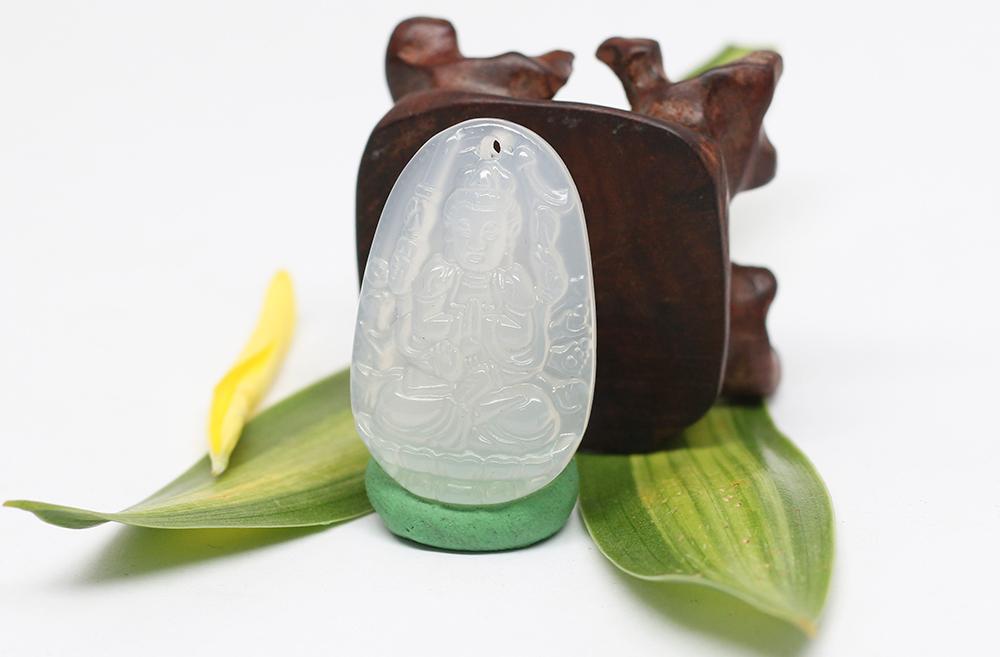 Mặt Dây Chuyền Phật Thiên Thủ Thiên Nhãn Đá Mã Não Trắng Ngọc Quý Gemstones TTTNMNT
