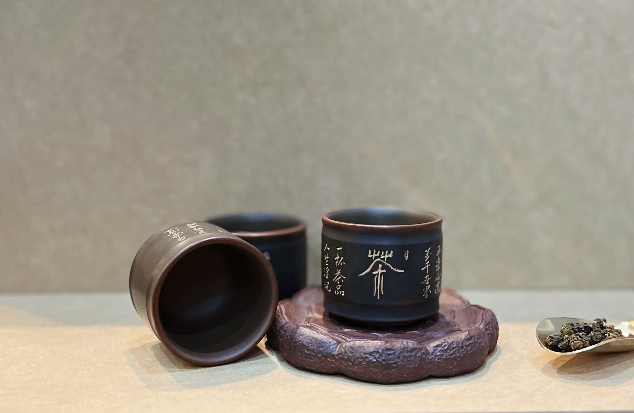 CHÉN GỐM NÊ HƯNG KHÂM CHÂU HOẢ BIẾN CAO CẤP – 60ML – CHÉN THỦ CÔNG, UỐNG TRÀ NGON – VIỆT LONG TRÀ