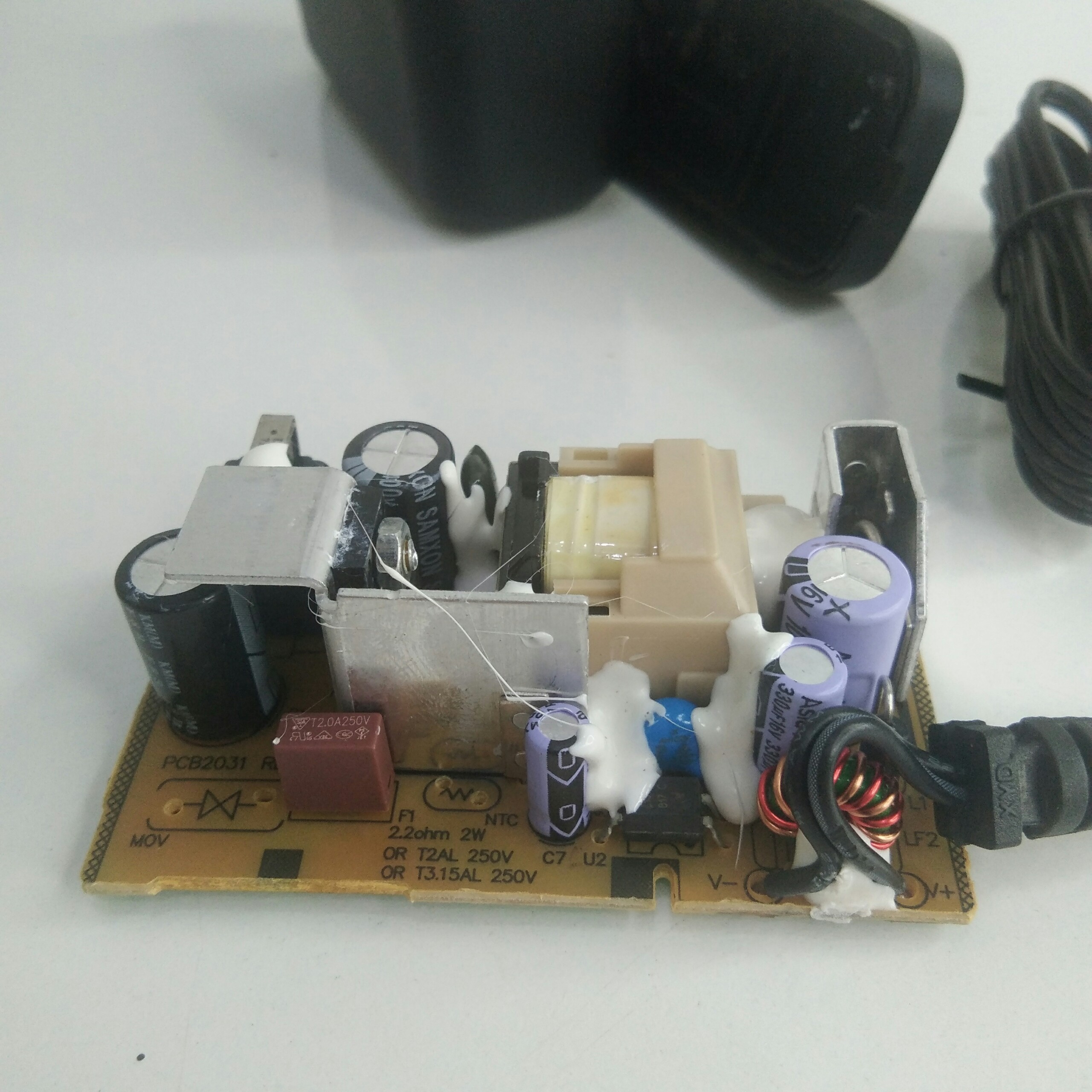 Nguồn 12v 1A