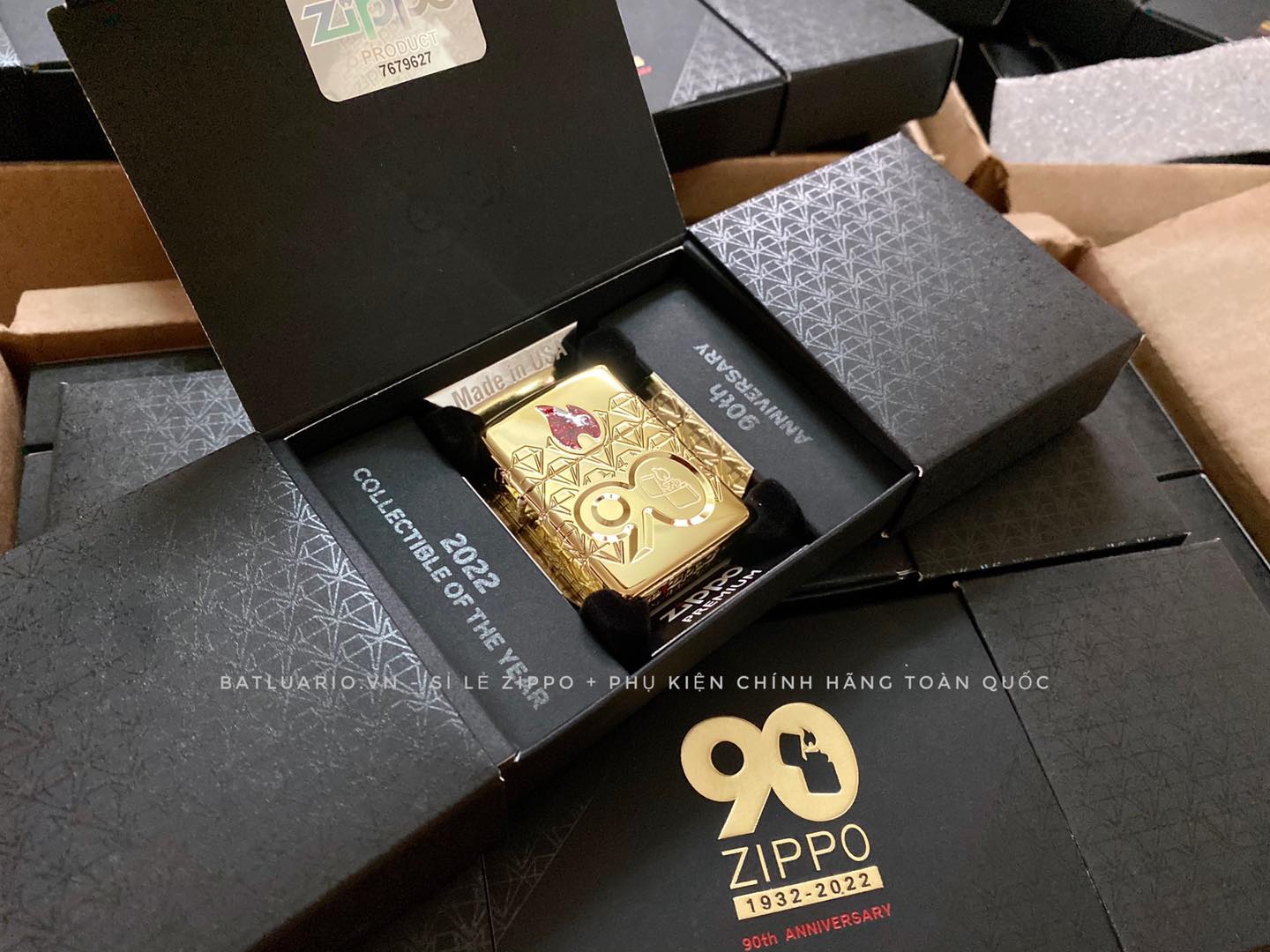 Bật Lửa Zippo 49866 – Zippo 90th Anniversary Limited Edition – Zippo 2022 Collectible Of The Year Asia – Gold Plated – Zippo Coty 2022 Asia