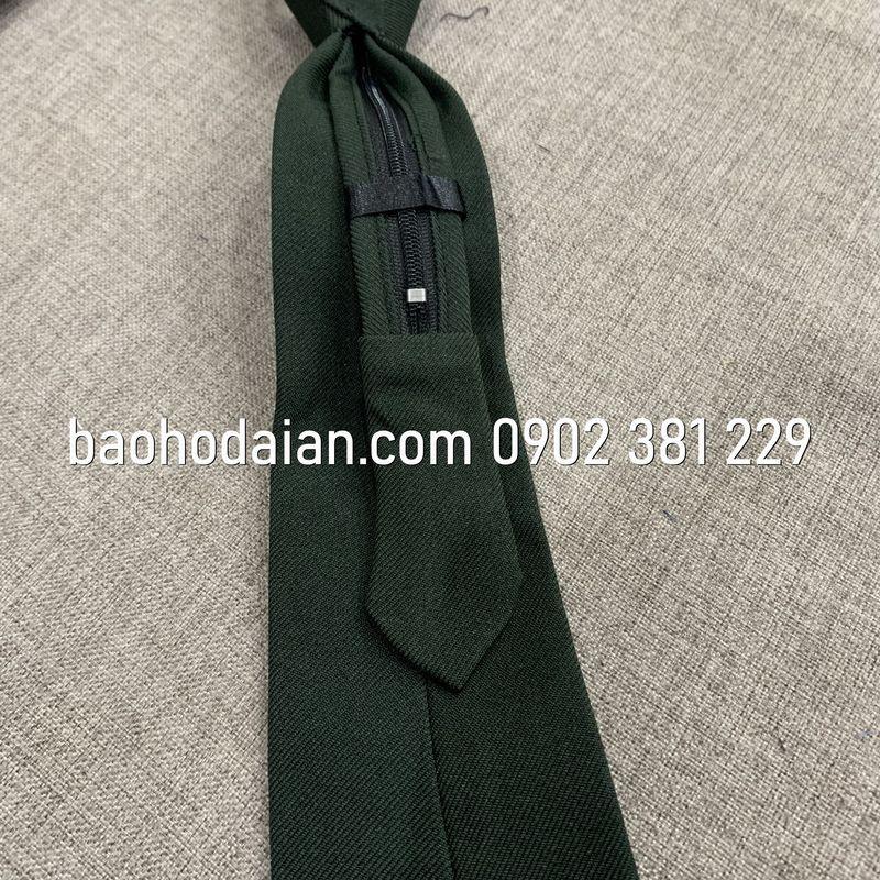 Cà vạt bảo vệ màu xanh rêu vải casme