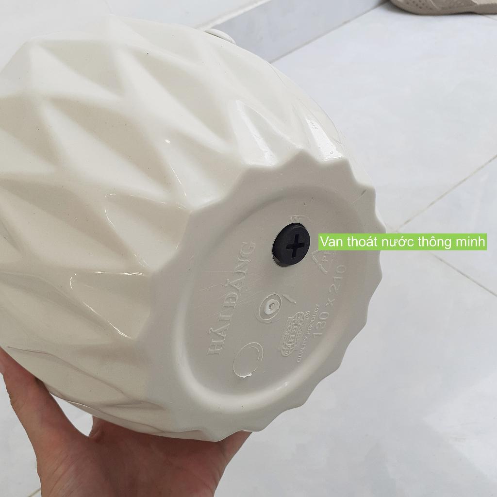 Chậu treo trồng hoa kiểng ban công sân vườn hình kim cương
