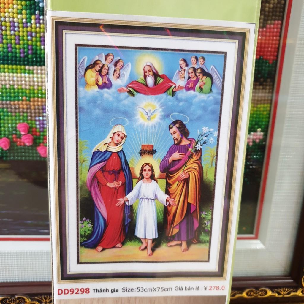 Tranh Đính Đá GIA ĐÌNH CHÚA . Kích Thước: 75cm x 53cm