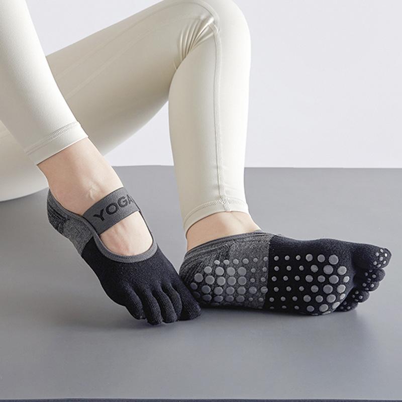 Năm Ngón Tay Vớ Tập Yoga Silicone Chống Trơn Trượt Cotton Pilates Tất Nữ Hở Lưng Thoáng Khí Tập Gym Tập Thể Dục Chạy Khiêu Vũ Vớ Thể Thao Color: Burgundy Size: EUR 34-39