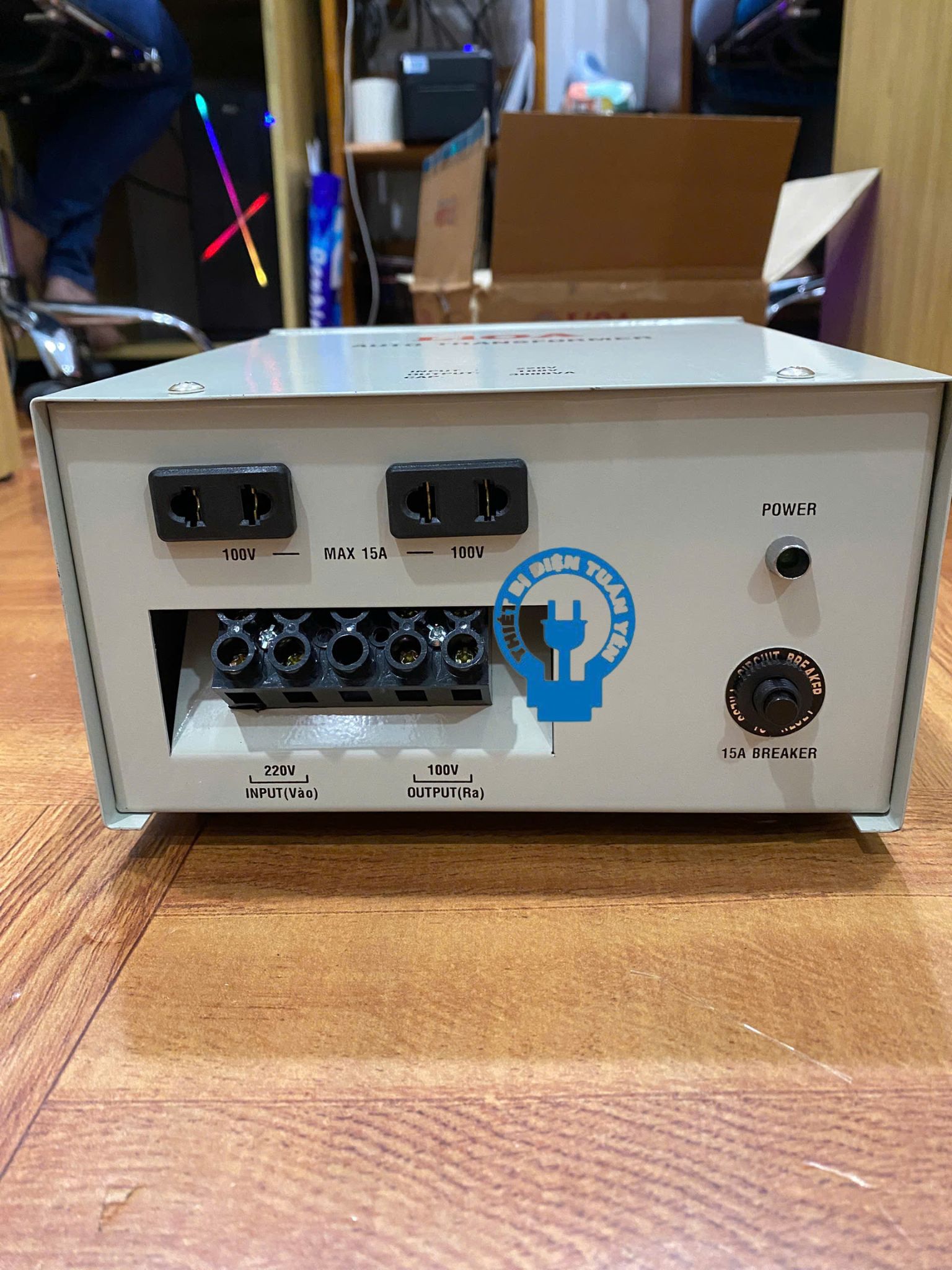 Bộ đổi nguồn 220v sang 100v - 120v lioa 3000va ( 2700w)