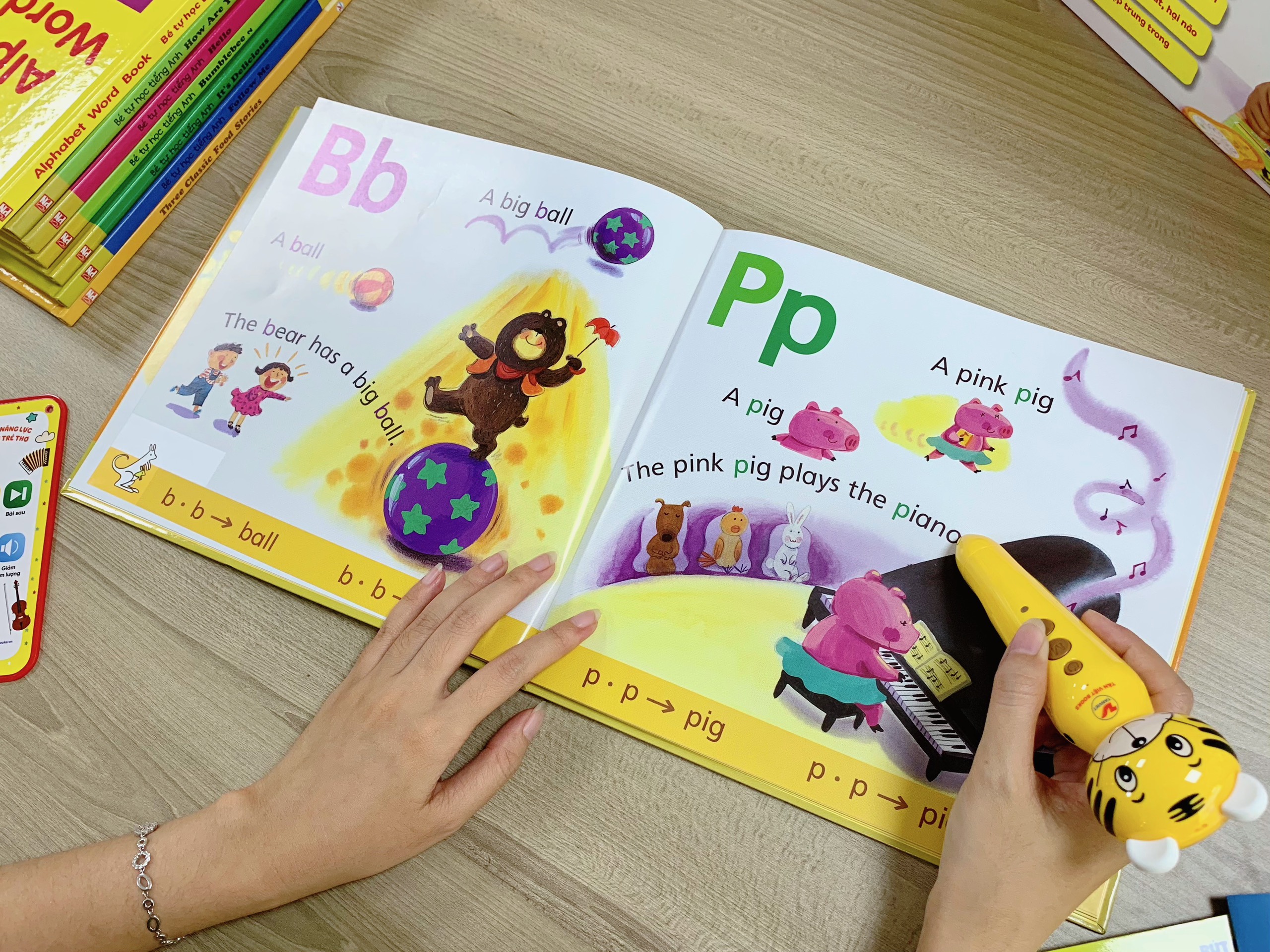 Bút Chấm Đọc: Học Tiếng Anh - Đánh Thức Năng Lực Phi Thường Từ Trẻ Thơ