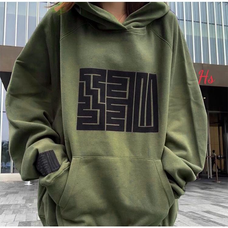 Hoodie xanh in hình mê cung