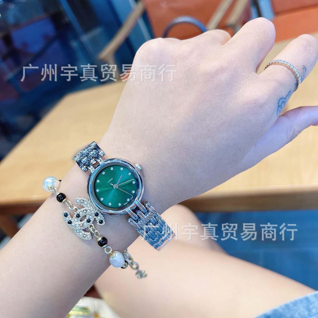 Kinh doanh wechat thuận lợi nhất dijia phong cách nóng bỏng mặt số xà cừ nạm kim cương đồng hồ đeo tay nữ thạch anh dây thép đơn giản thời trang