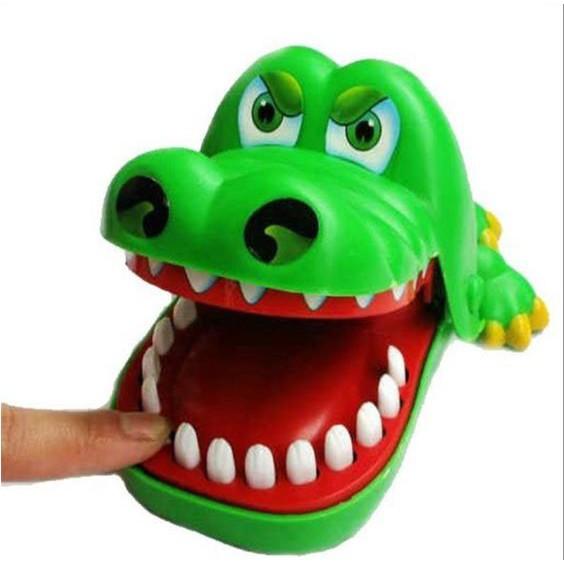 Đồ chơi Cá sấu cắn tay loại to quà tặng cho bé trẻ em