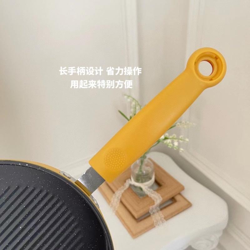 Chảo chiên trứng chống dính cao cấp 20cm hình vịt vàng dễ thương, tay cầm nhựa chống nóng có lổ treo tường tiện dụng