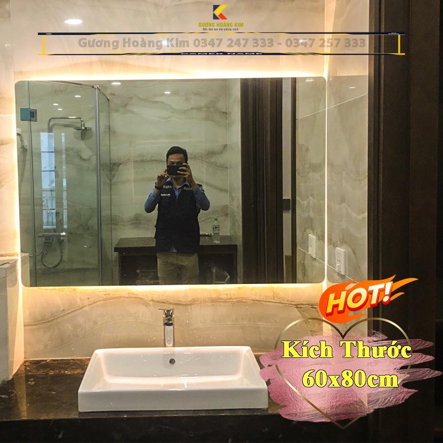 Gương cảm ứng đèn led cao cấp chữ nhật thông minh treo tường bàn trang điểm makeup nhà tắm phòng wc kích thước 60x80cm guonghoangkim mã hk-3012