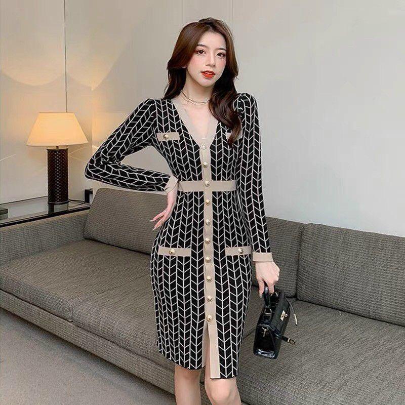 ĐẦM LEN HỌA TIẾT PHỐI NÚT SIÊU SANG