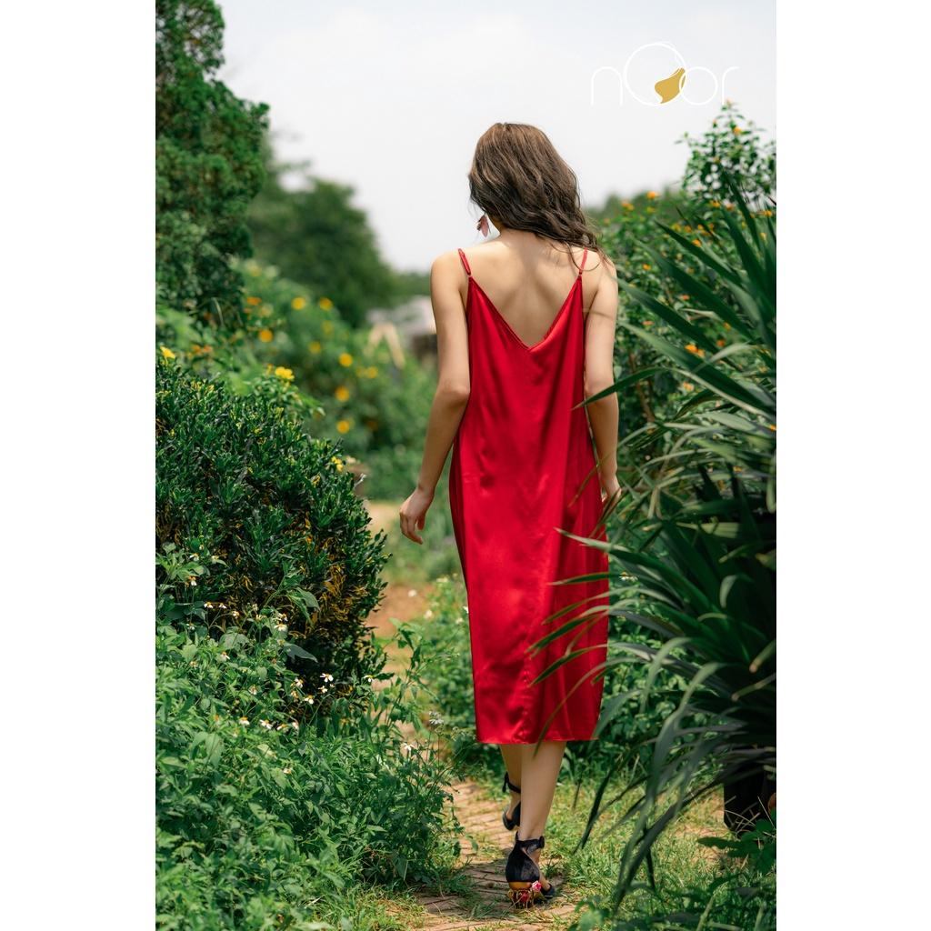 Váy Ngủ Lụa Hai Dây Suông Dáng Dài Cao Cấp Siêu Mát Cèdre Thương Hiệu nOor - NV557