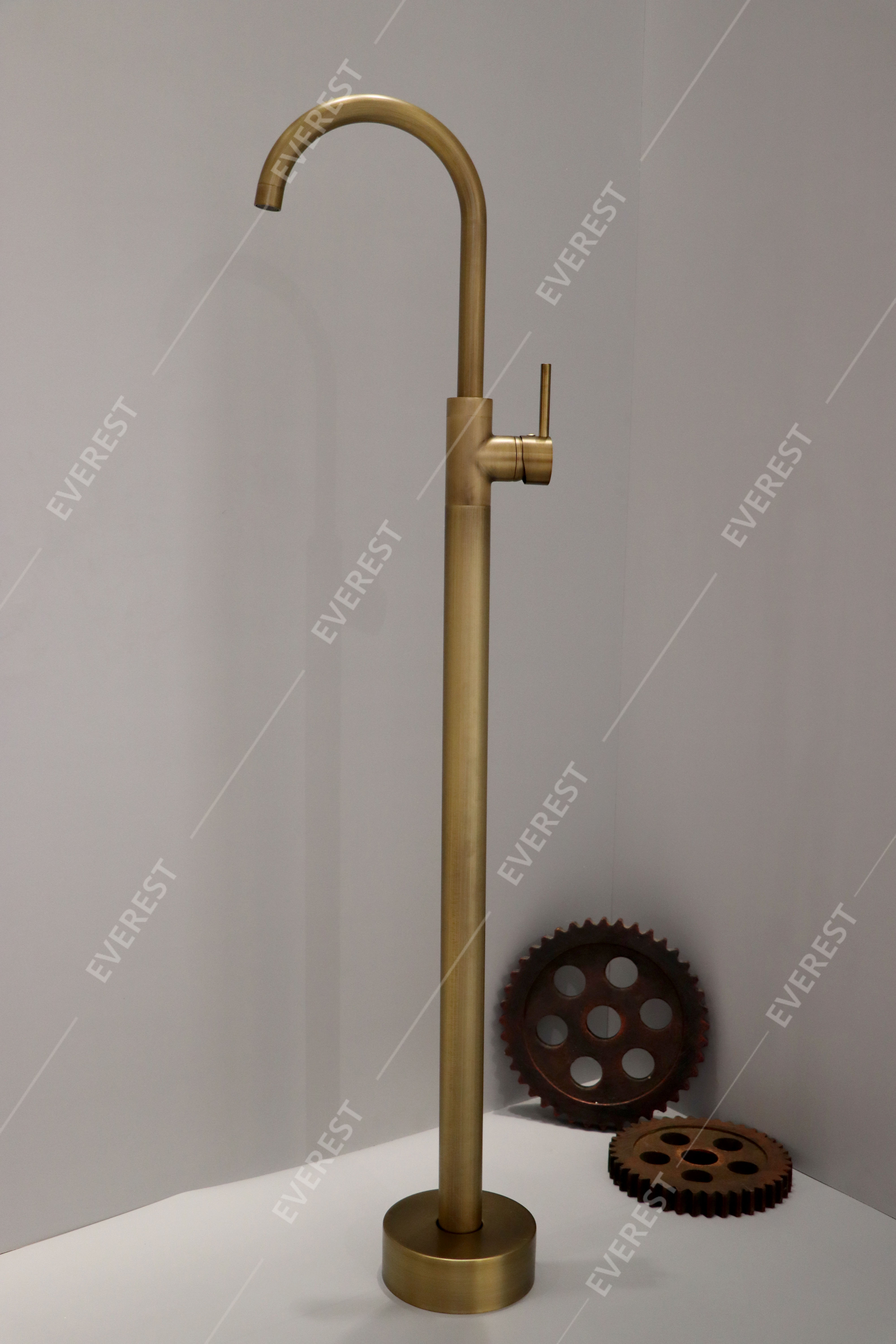 Sen bồn tắm đặt sàn bằng đồng EVEREST EV-1113