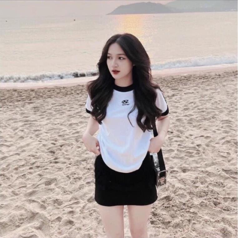 [Hàng Hot] Set Áo Thun Nữ Phối Viền Baby Tee Mix Chân Váy Trẻ Trung Năng Động️Bộ Thể Thao Logo Ngực Kèm Chân Váy Đen
