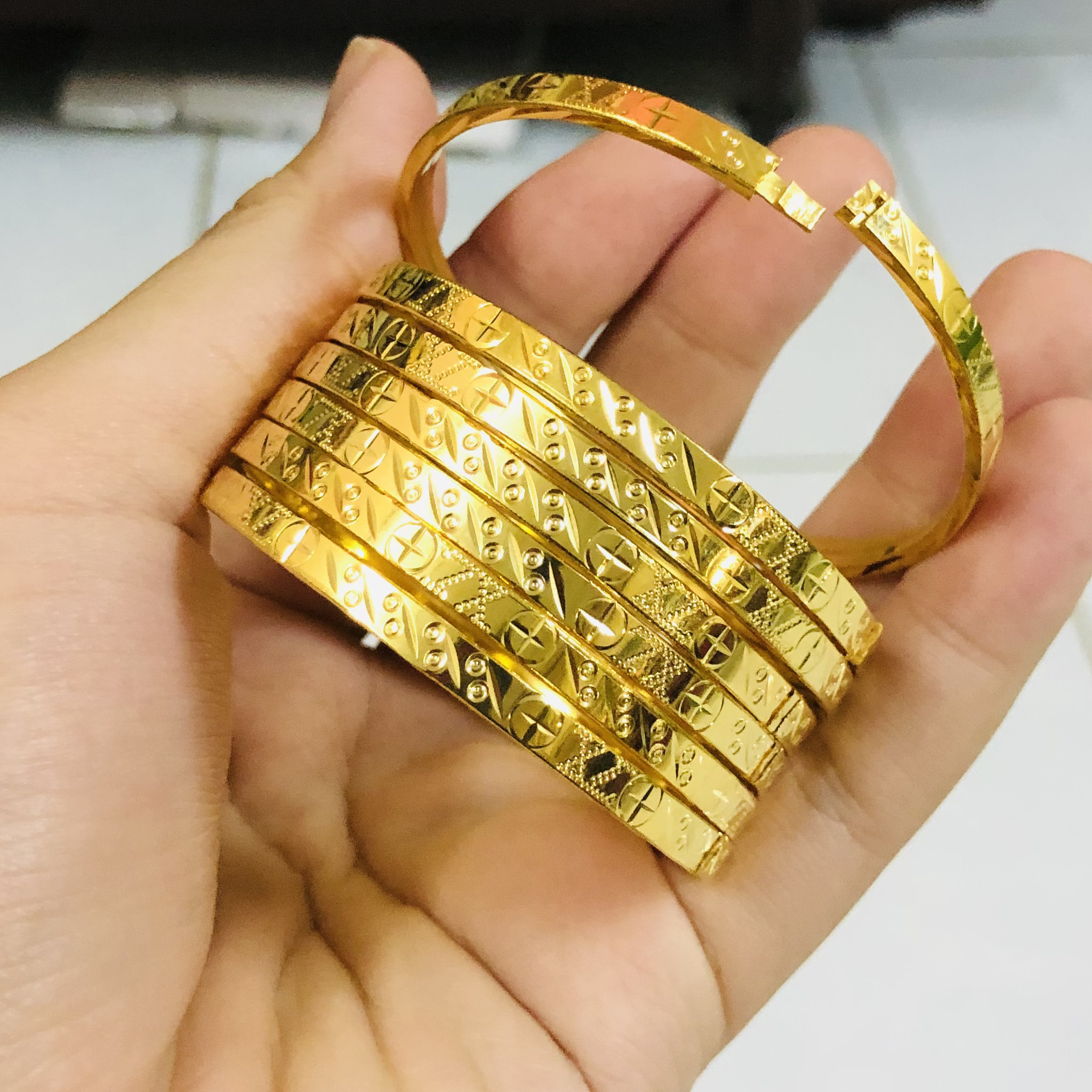 Vòng ximen chạm L V bộ 7 chiếc mạ 18k khóa lưỡi gà cao cấp
