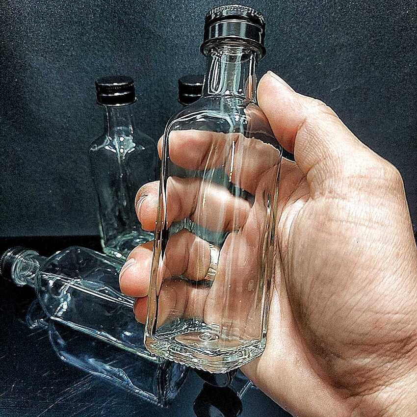 Chai Thủy Tinh Nhỏ 100ML mẫu Vuông Cao nắp nhôm đen – Vỏ Chai Rươu Mini, đựng mật ong, dầu dừa, nước mắm, thức uống, sữa, các loại thực phẩm