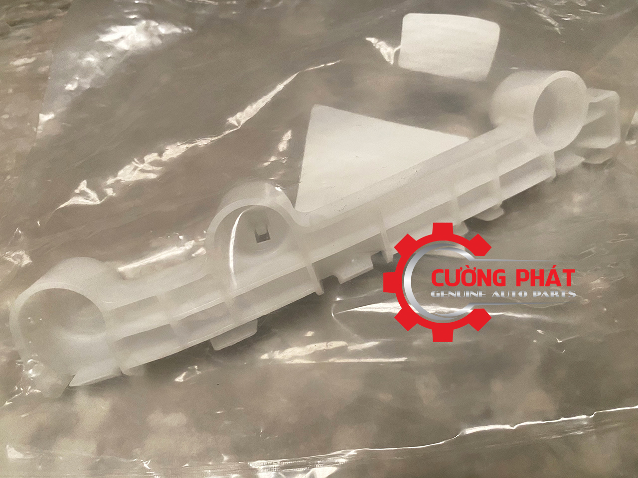 Giá cài cản trước Mitsubishi Triton 2015-2018 mã bên phụ 6400F776