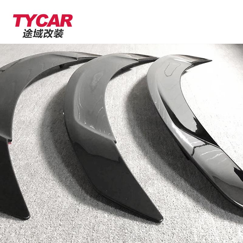 Phong cách mới nhất phù hợp với cánh gió sau Mercedes-Benz C-class Mẫu RT sửa đổi W205 Cánh lướt gió sau hoa văn sợi carbon màu đen sáng không đục lỗ