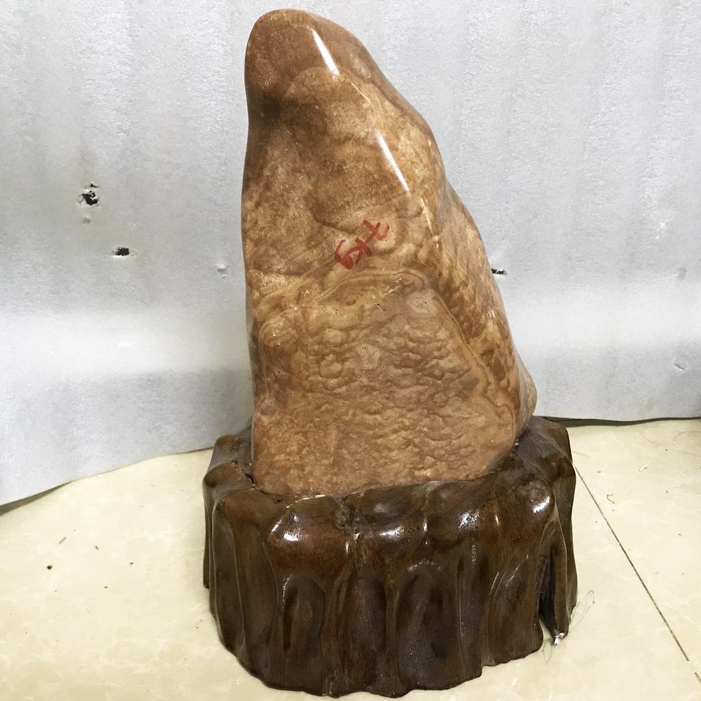 Cây đá đỏ tự nhiên chất đá canxite nặng 8KG CAO 35 CM cho người mệnh Thổ và Hỏa