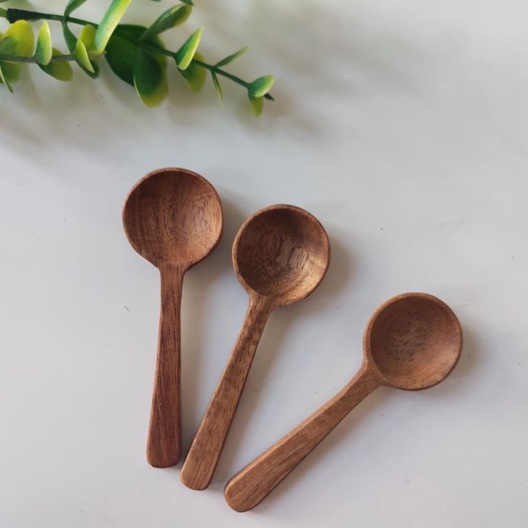 Thìa Gia Vị Miệng Tròn Gỗ Keo