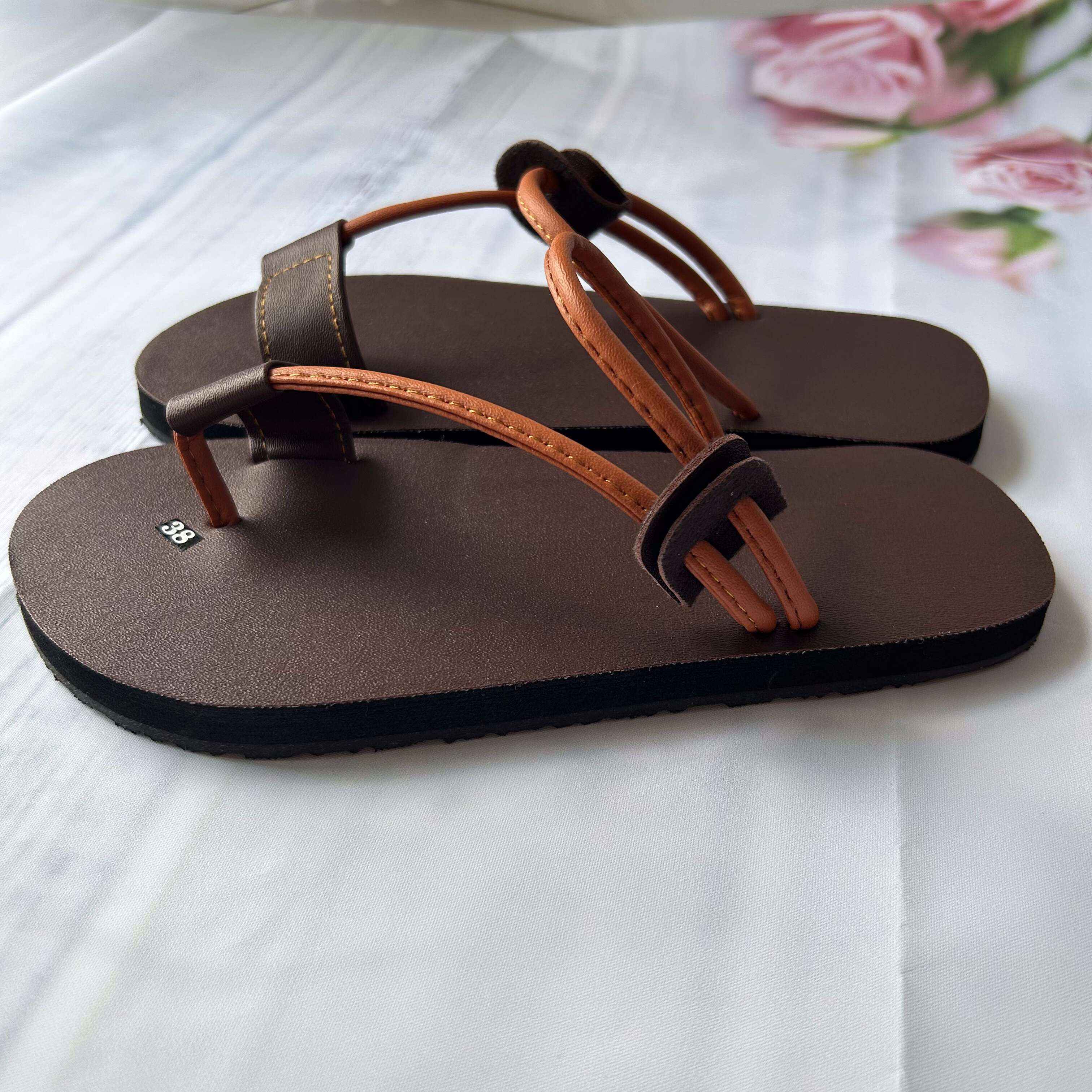 Dép sandal Nữ quai da mềm Đế bệt Cao Su ôm chân LYNA Sandal mã SD02