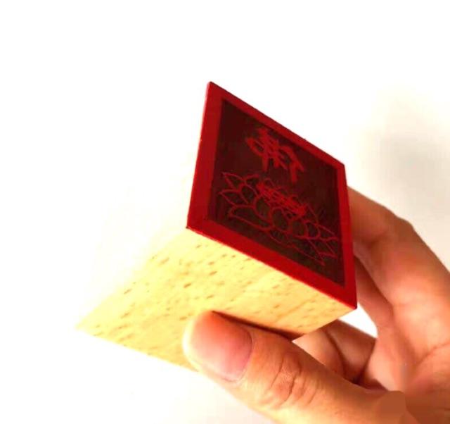 Con dấu , ấn phật giáo khắc hoa sen và chữ Phật