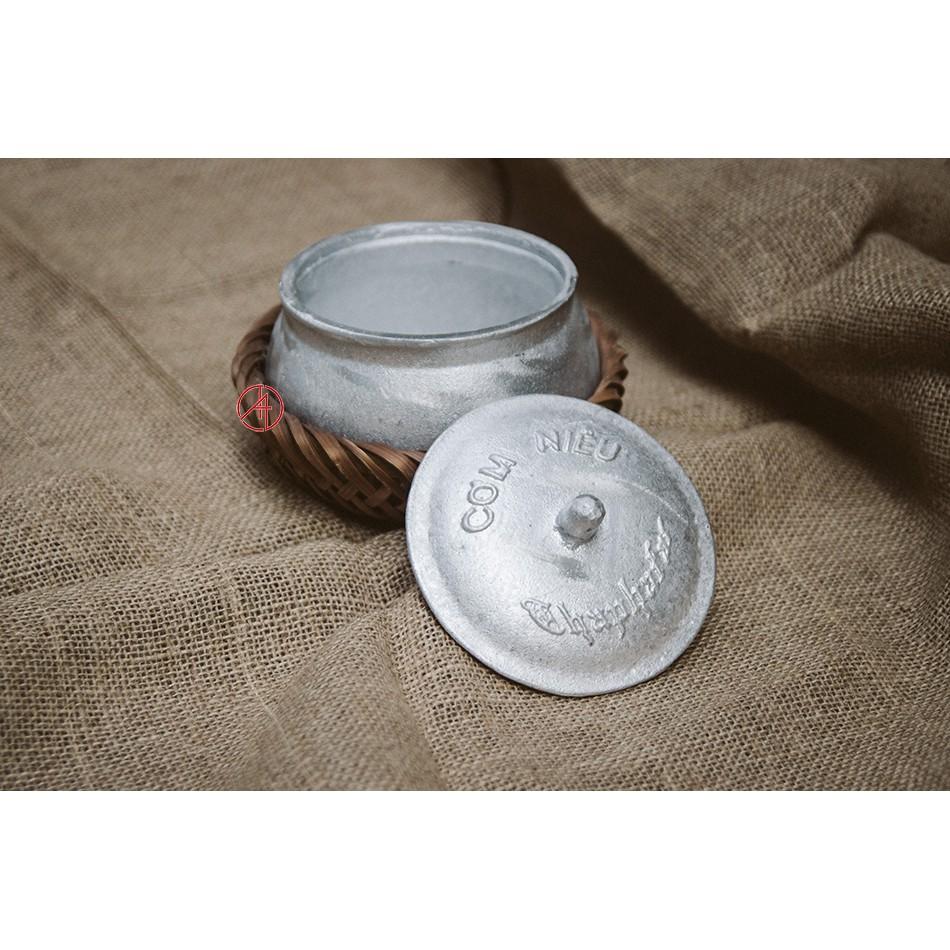 Niêu cơm gang tròn nấu cơm cháy ngon