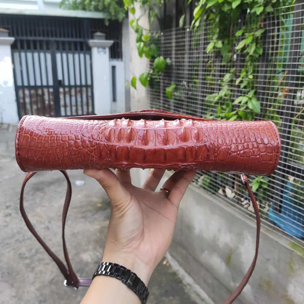 Túi đeo nữ da cá sấu