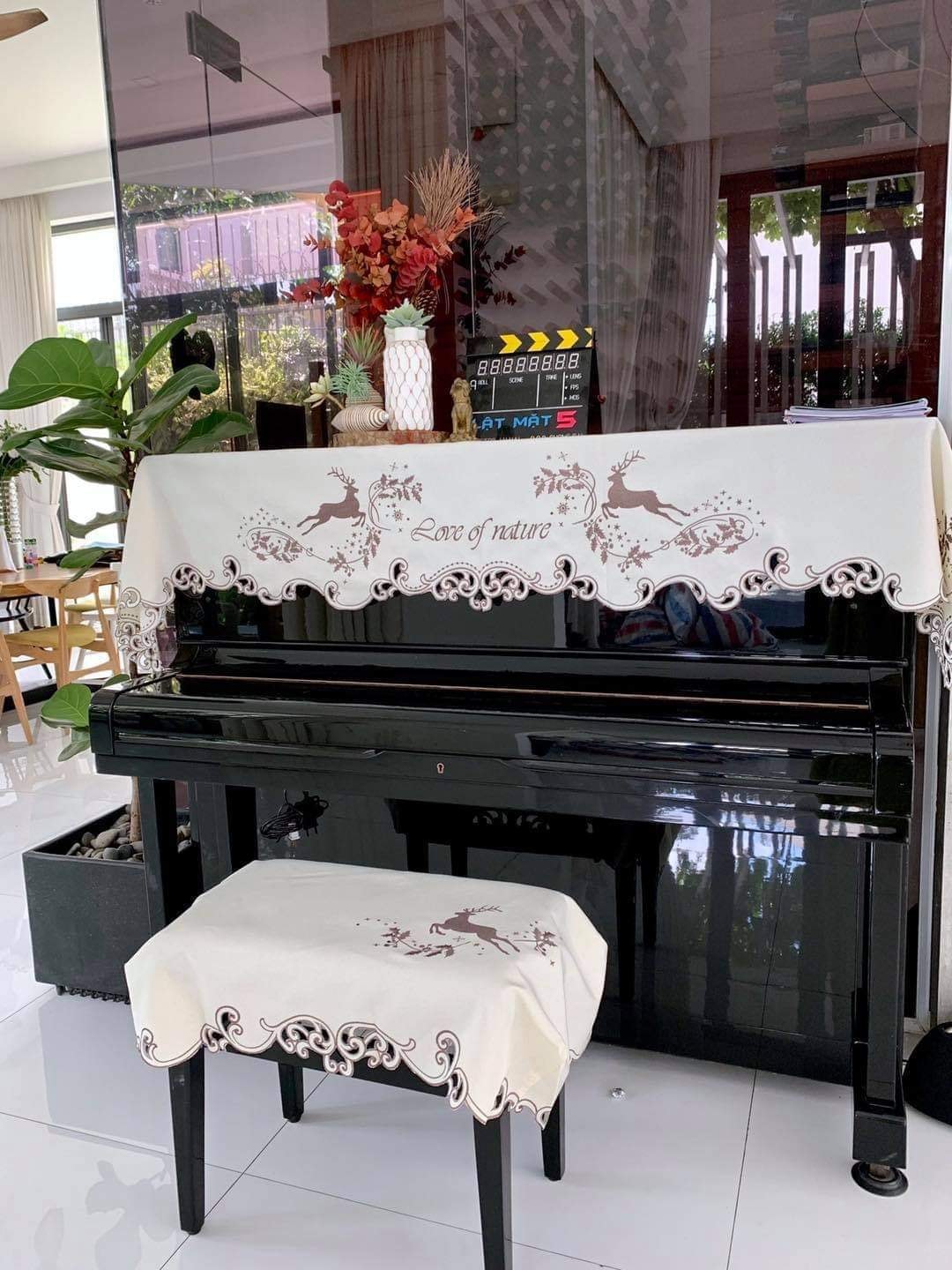 ★Khăn phủ nóc đàn PIANO thêu hình hươu MAY MẮN★