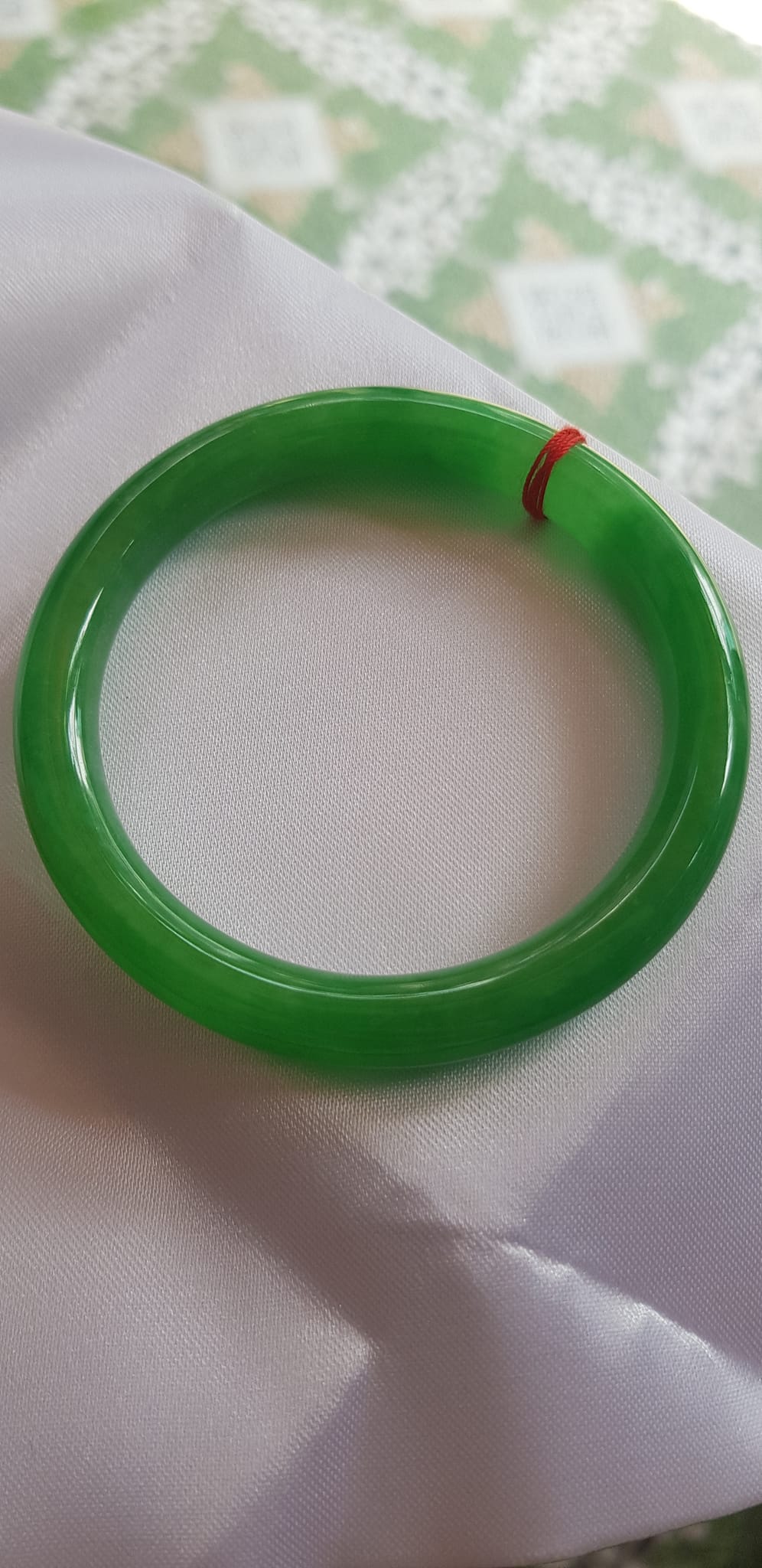 Vòng tay nữ đá cẩm thạch Ngọc Lý A Sịn 54mm x cọng 8mm Màu Xanh Lý đậm đều sáng bóng mượt đẹp Nữ 53kg - 60kg đeo mệnh Mộc mệnh Hỏa mệnh Thủy ạ