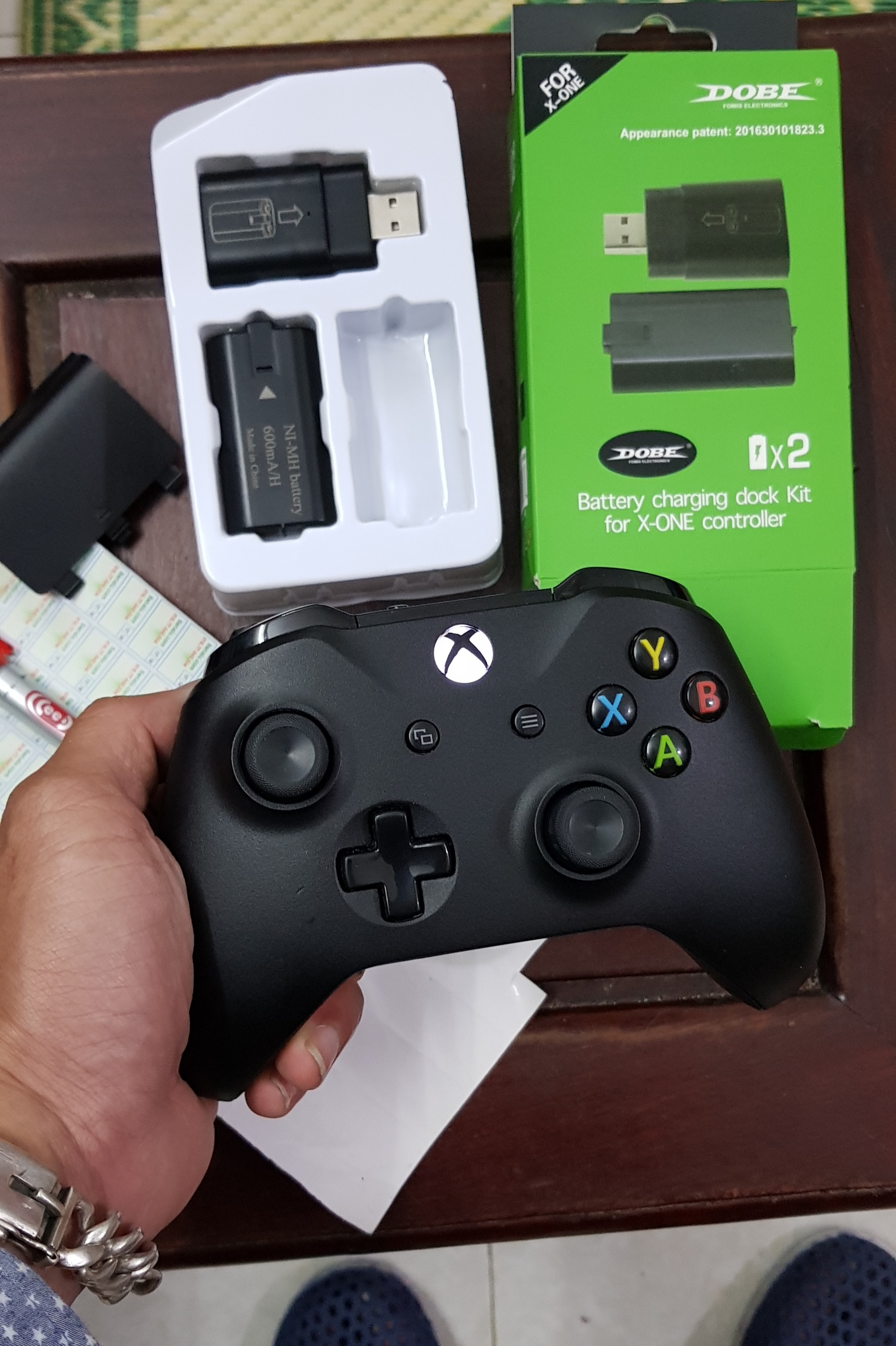 Bộ sạc kèm 2 pin sạc tay cầm XBOX ONE