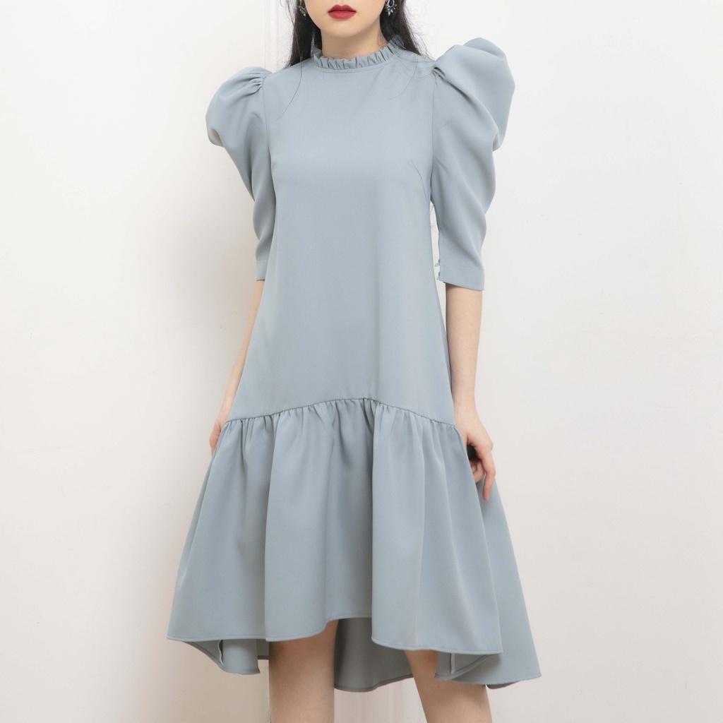 KIOBI – Đầm Altaria form suông, cổ tròn nhún bèo, tay lửng xếp phồng cổ điển, tùng lai bèo,vải cotton bố lam - KID20032L
